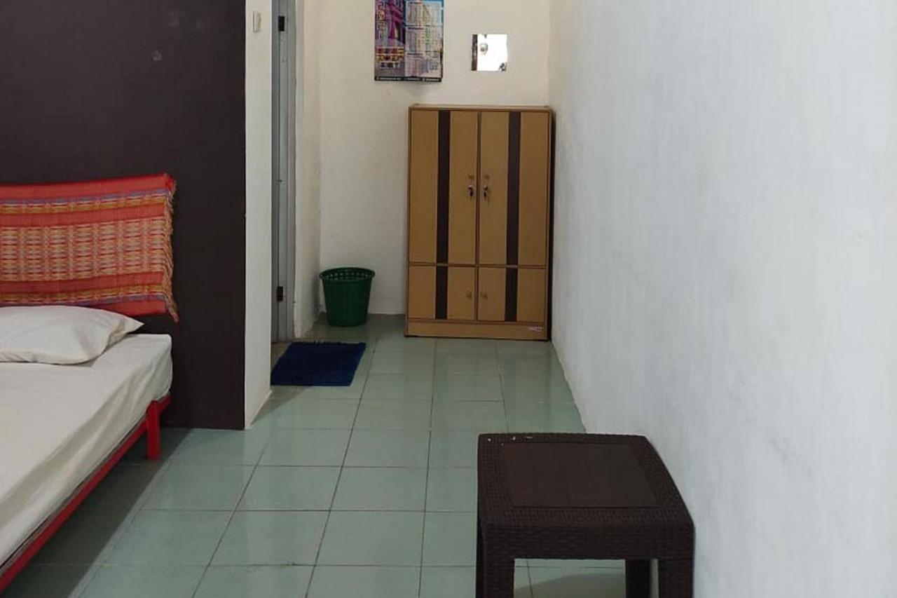 Losmen Yosi Carita Anyer Exterior foto