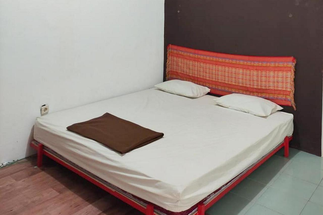 Losmen Yosi Carita Anyer Exterior foto